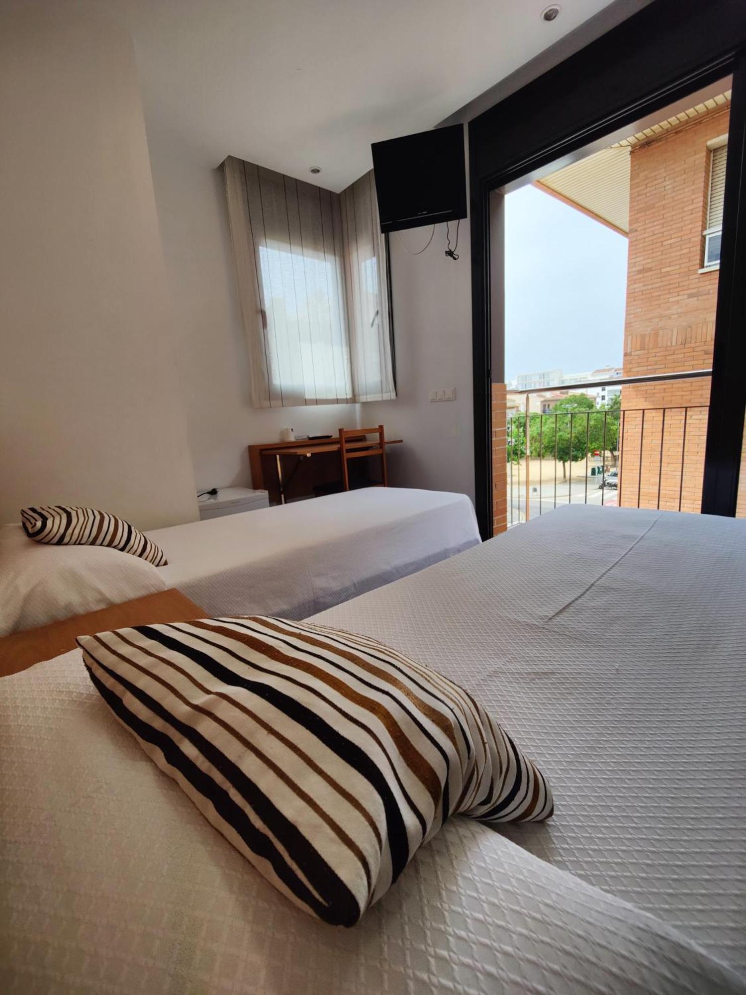 פינדה דה מר Hostal Manel מראה חיצוני תמונה