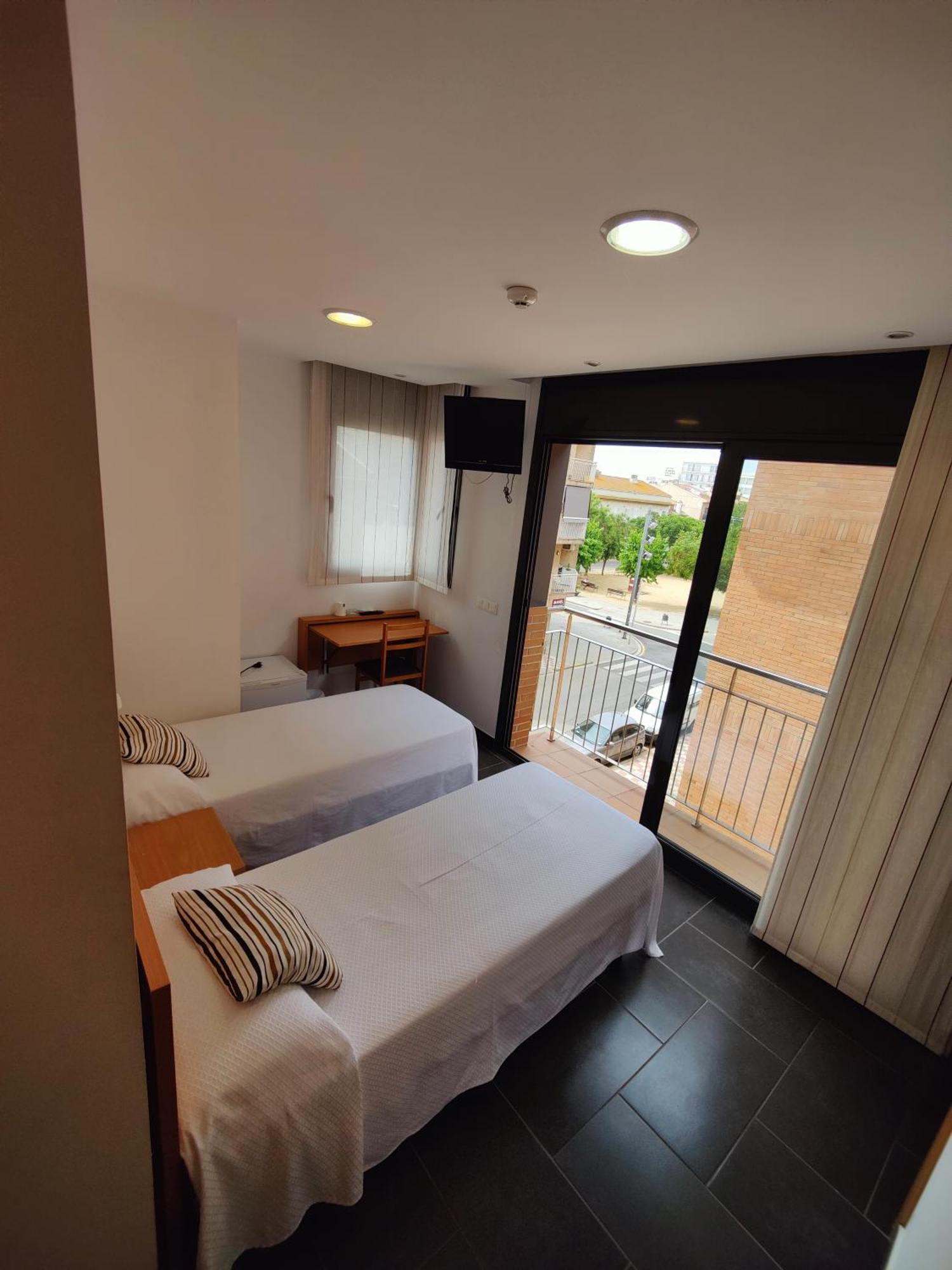 פינדה דה מר Hostal Manel מראה חיצוני תמונה